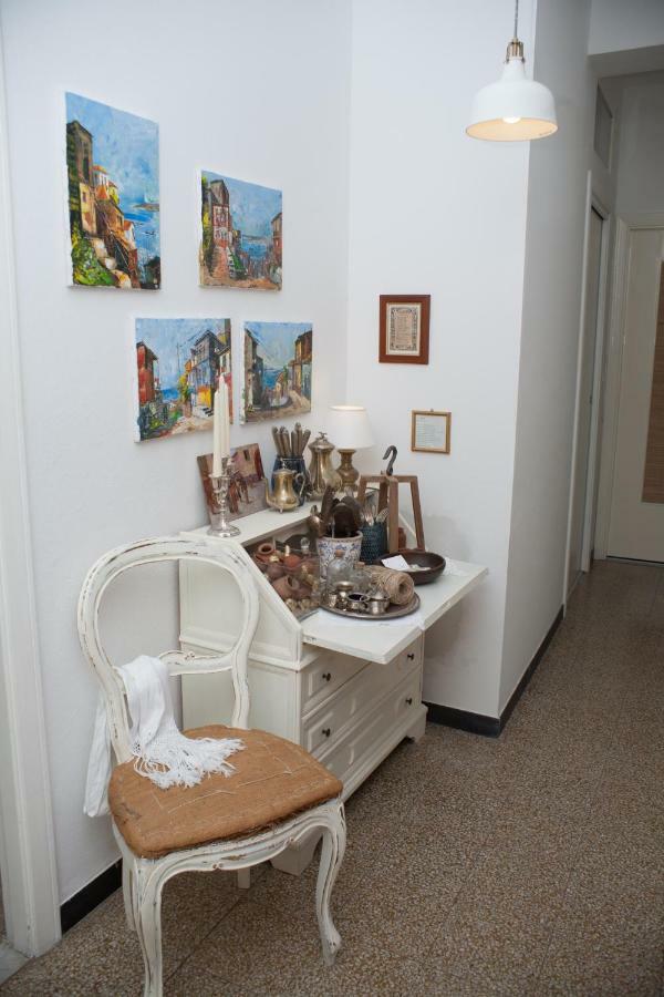 Primo Piano Acomodação com café da manhã Moneglia Exterior foto